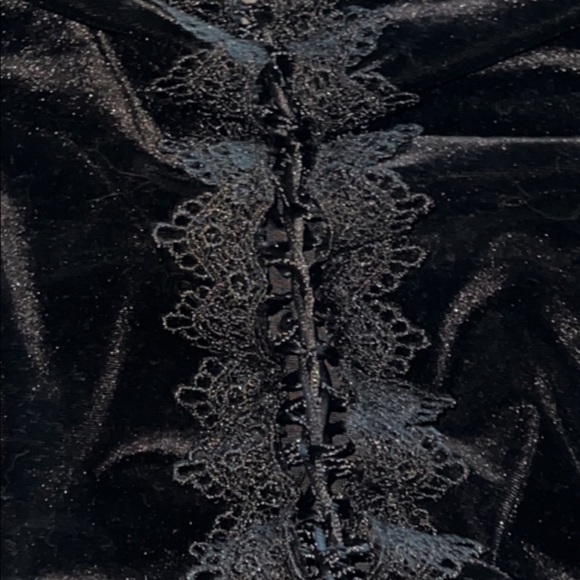 black velvet puffy shoulders adjustable back beautiful design on back - Picture 2 of 2